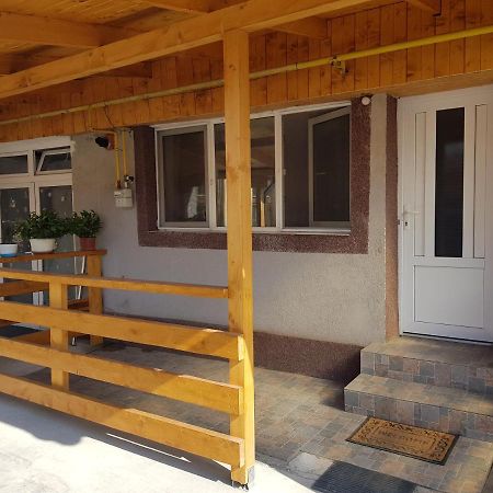 Casa Gina Apartment Арад Екстериор снимка